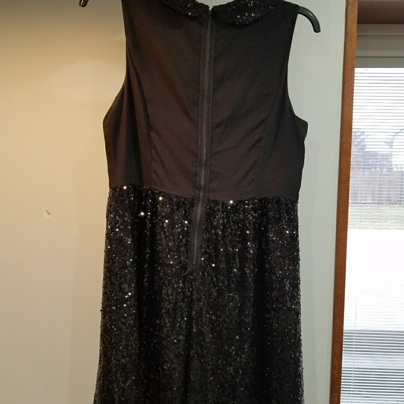 Black sequins mid-length dress - Picture 4 of 8